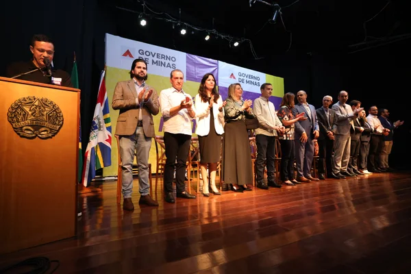 Governo de Minas transfere capital para Governador Valadares e anuncia R$ 2,8 bilhões do Acordo do Rio Doce para região atingida por rompimento de barragem