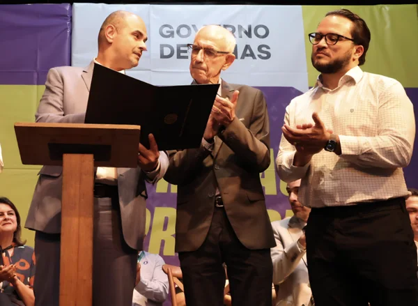 Governo de Minas transfere capital para Governador Valadares e anuncia R$ 2,8 bilhões do Acordo do Rio Doce para região atingida por rompimento de barragem