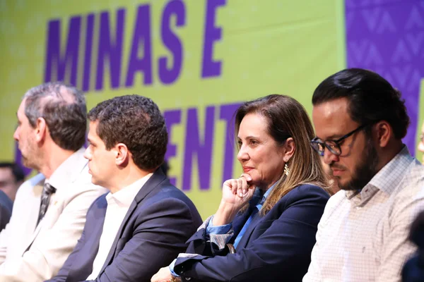 Governo de Minas transfere capital para Governador Valadares e anuncia R$ 2,8 bilhões do Acordo do Rio Doce para região atingida por rompimento de barragem