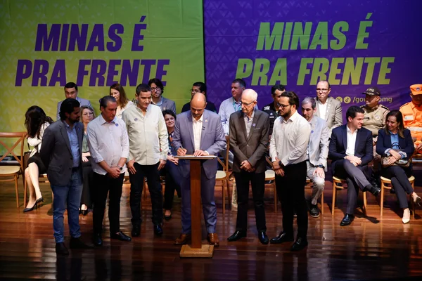 Governo de Minas transfere capital para Governador Valadares e anuncia R$ 2,8 bilhões do Acordo do Rio Doce para região atingida por rompimento de barragem