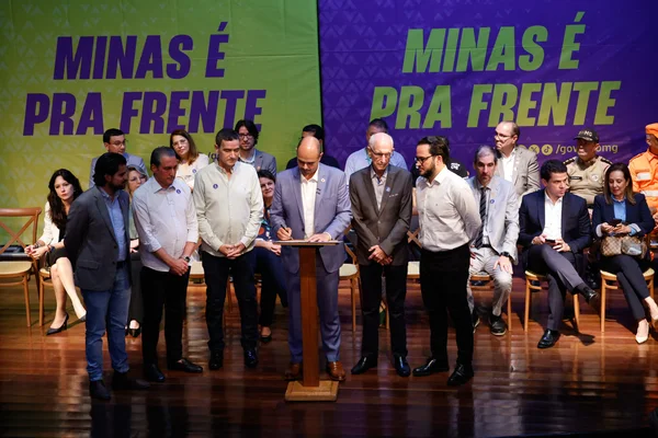 Governo de Minas transfere capital para Governador Valadares e anuncia R$ 2,8 bilhões do Acordo do Rio Doce para região atingida por rompimento de barragem
