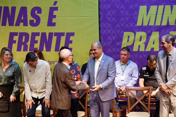 Governo de Minas transfere capital para Governador Valadares e anuncia R$ 2,8 bilhões do Acordo do Rio Doce para região atingida por rompimento de barragem