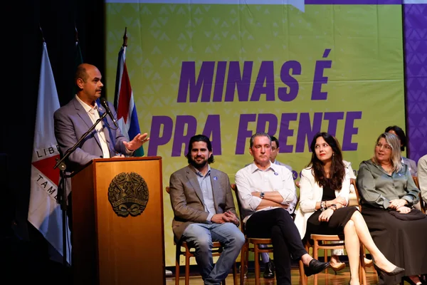 Governo de Minas transfere capital para Governador Valadares e anuncia R$ 2,8 bilhões do Acordo do Rio Doce para região atingida por rompimento de barragem