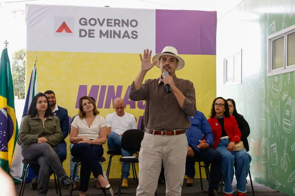Governo de Minas entrega novo prédio de escola estadual em Virginópolis e amplia acesso à educação