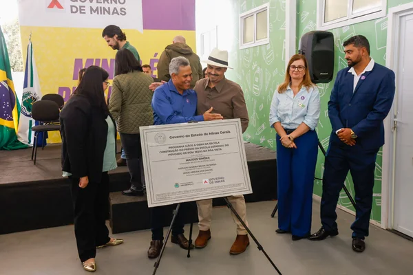Governo de Minas entrega novo prédio de escola estadual em Virginópolis e amplia acesso à educação
