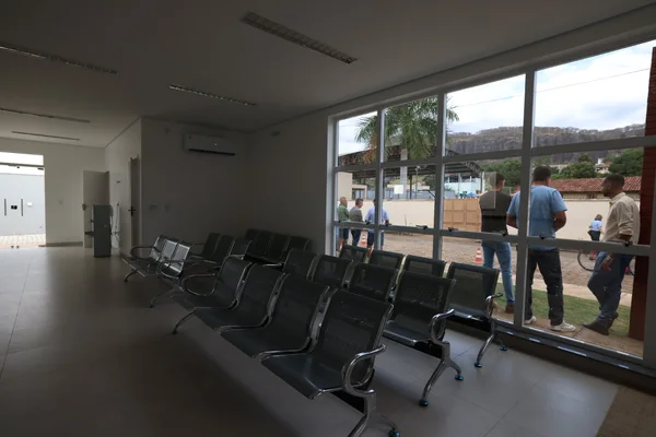 Governo de Minas vistoria obras finais de nova UBS em Capitão Andrade