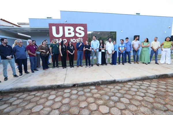 Governo de Minas vistoria obras finais de nova UBS em Capitão Andrade