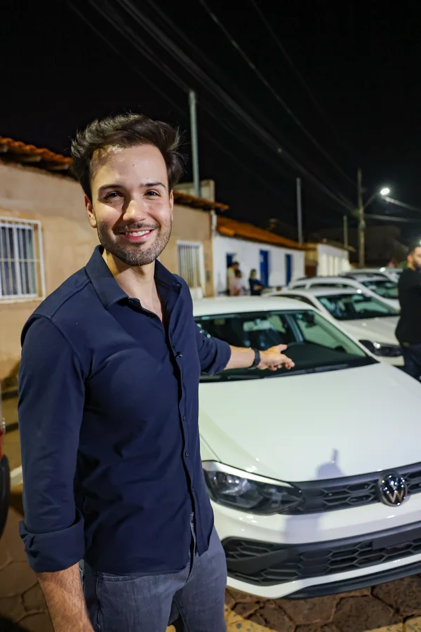 Governo de Minas entrega veículos para as áreas da saúde, educação e assistência social em São João do Pacuí