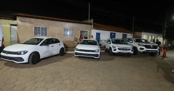 Governo de Minas entrega veículos para as áreas da saúde, educação e assistência social em São João do Pacuí