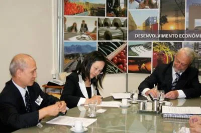 Lin Liu Su Hua (C) e Raphael Guimarães Andrade (D)