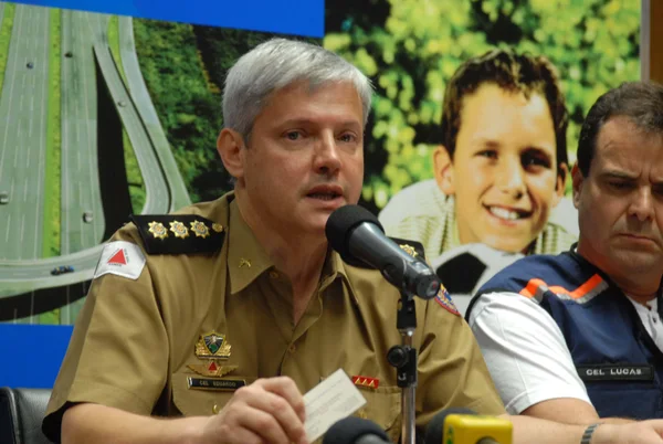 Chefe do Gabinete Militar do Governador, coronel Eduardo Mendes de Souza, e o secretário-executivo da Defesa Civil, coronel Alexandre Lucas