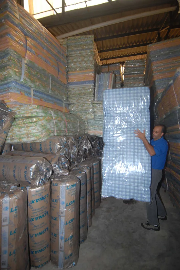 Depósito da Cedec/MG com materiais para as vítimas da tregédia no Haiti