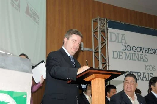 Anastasia autoriza ações para acelerar desenvolvimento do Norte de Minas