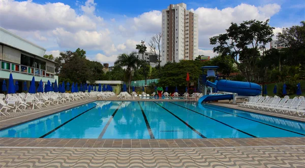 O Camping BH fica no clube da Associação Atlética Bemge, que fica na avenida Fleming, na capital