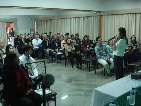 A diretora de proteção a biodiversidade do IEF, Sônia Cordebelle, apresentou a proposta do evento