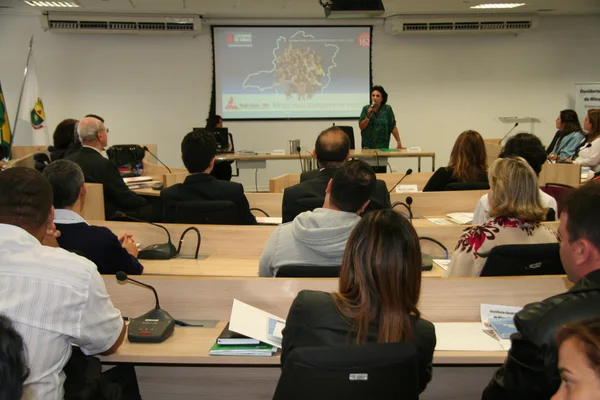 Participantes do segundo dia do evento debateram temas relacionados à educação e à saúde