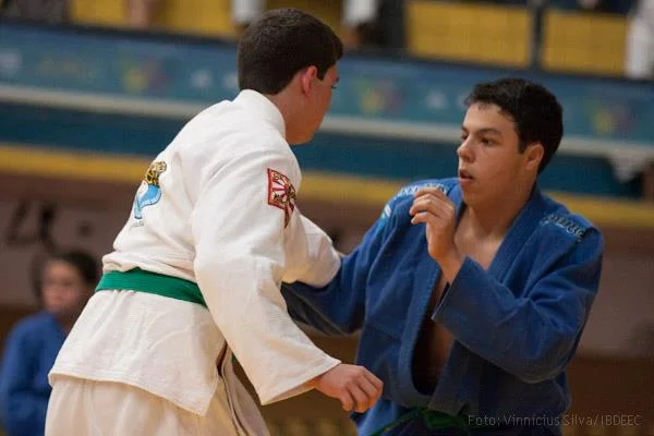 Atletas e técnicos foram selecionados em diversas modalidades esportivas, incluindo o judô
