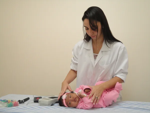 O Teste da Orelhinha é realizado desde 2009 no Hospital Santa Izabel, em Ubá