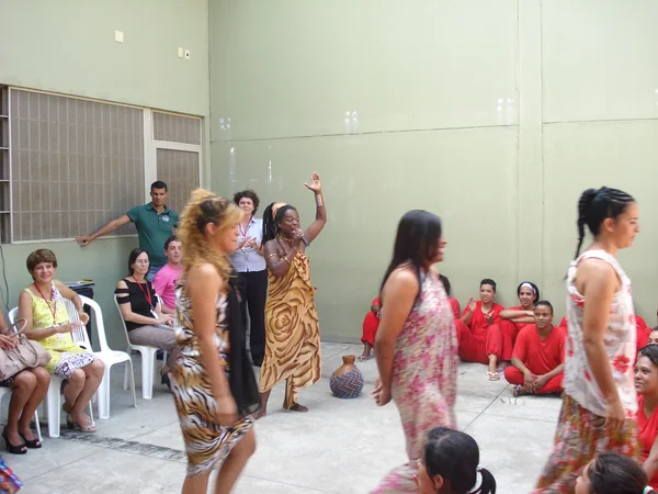 A primeira atividade do projeto foi realizada na ala feminina do Presídio de São Joaquim de Bicas