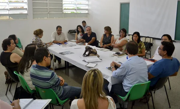 Professores discutem conteúdo do I Congresso de Ciências Humanas