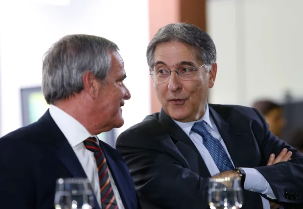 O novo presidente da AMM, Antônio Júlio e o governador Fernando Pimentel