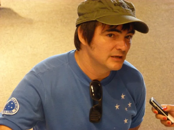 Cantor e compositor Samuel Rosa, vocalista da banda Skank
