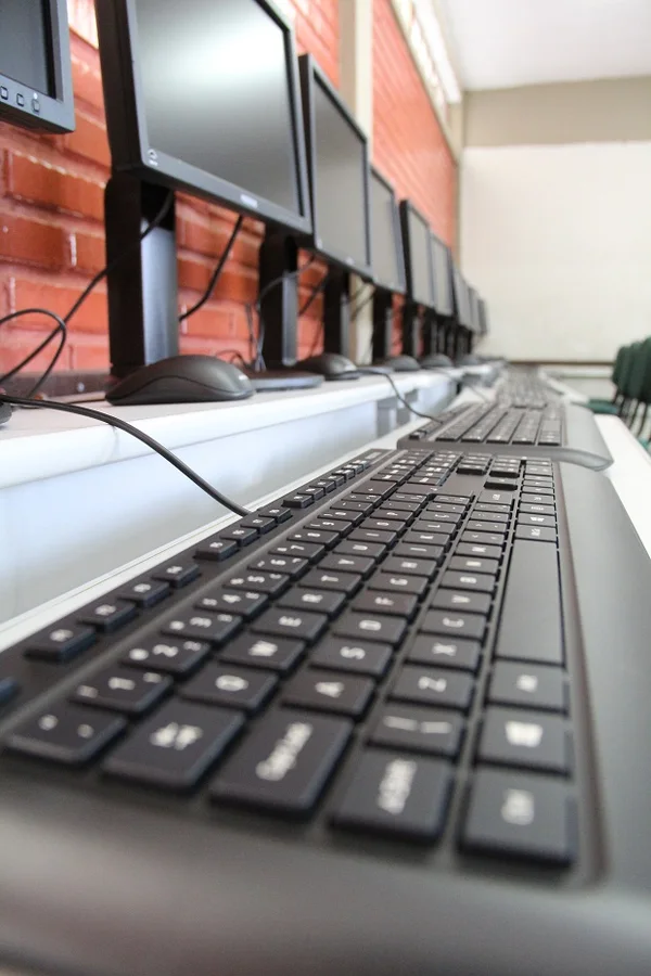 Valores vão solucionar pendências que impediam o pleno funcionamento de salas de informática