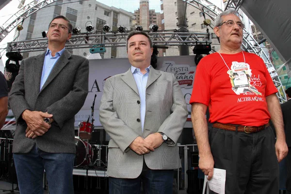 Vice-prefeito Délio Malheiros, governador Anastasia e Rafaelle Peano