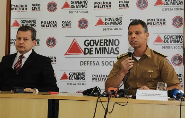 Secretário Rômulo Ferraz e o coronel Márcio Martins Sant´Ana, durante a coletiva