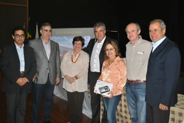 Secretários Narcio Rodrigues e Ana Lúcia Gazolla e o reitor da Uemg, Dijon Moraes, anunciaram diversas obras na cidade de Frutal, no Triângulo Mineiro