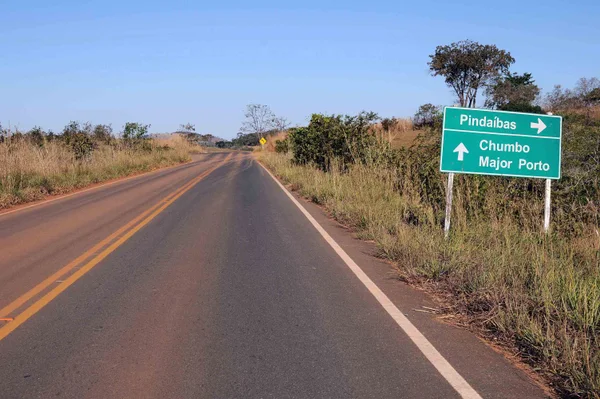 Estrada que liga Pindaíbas ao entroncamento com a BR-365 receberá asfaltamento