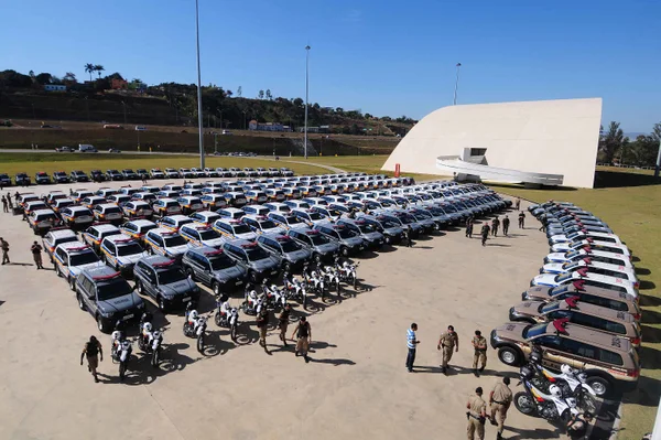 São 196 novas viaturas e motos para ajudar no combate ao crime em diversas cidades de Minas
