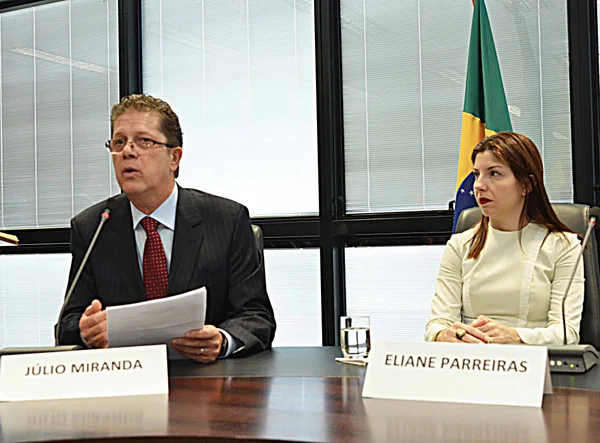 Eliane Parreiras deu posse ao novo presidente em solenidade realizada nesta quarta-feira