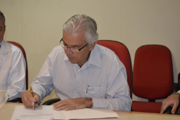 O professor Itagiba de Castro Filho já exercia o cargo de conselheiro do Conselho Regional de Medicina