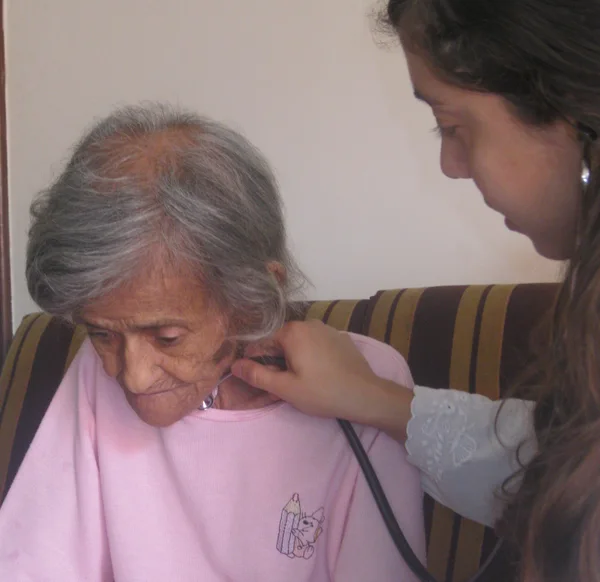 Atualmente, um grupo de 30 pacientes do Hospital Alberto Cavalcanti recebe os cuidados paliativos 