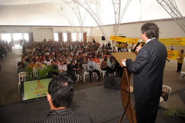 O secretário de Estado de Saúde, Antônio Jorge de Souza Marques, abriu o segundo dia do evento
