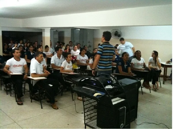 Na Escola Estadual Abner Afonso, em Patos de Minas, Milton se prepara para fazer as provas do Enem
