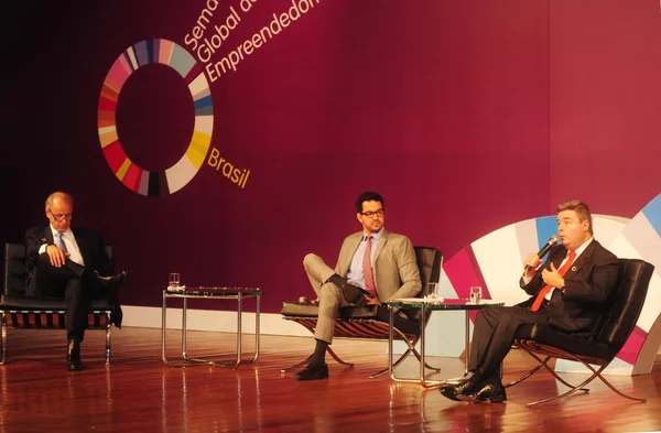 Governador participou, na Cidade Administrativa, da abertura da Semana Global do Empreendedorismo