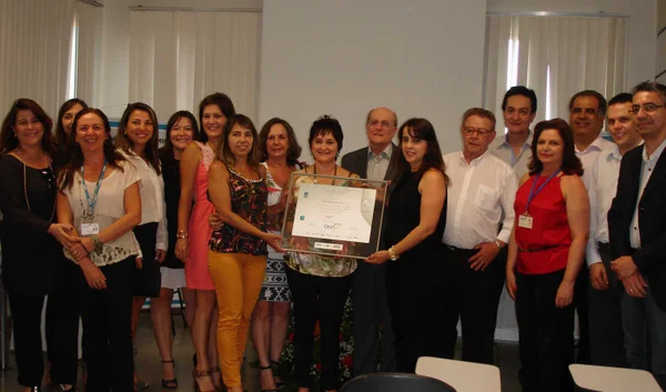 Equipe do Hospital Regional Antônio Dias comemorou o certificado de acreditação recebido