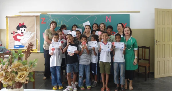 Na Escola Padre Almir Neves de Medeiros, em Patos de Minas, o projeto foi desenvolvido com 12 alunos