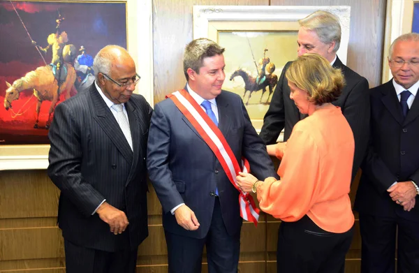 Cerimônia de entrega da honraria ao governador de Minas foi realizada nesta quinta-feira, em Brasília
