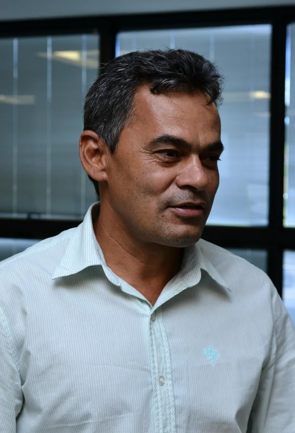 O prefeito de Comercinho, Célio Carvalho Costa, comemorou a chegada da telefonia celular aos distritos