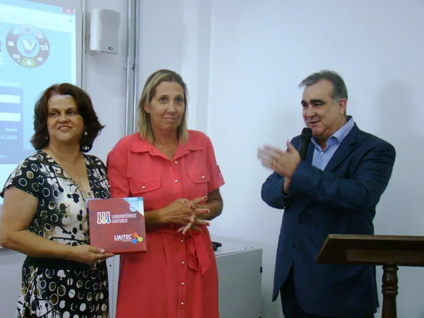Solenidade de inauguração da Universidade Aberta e Integrada de Minas Gerais, em Araxá