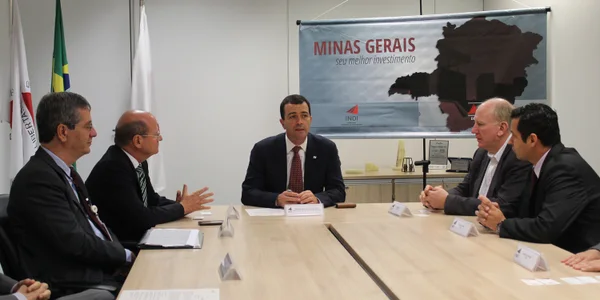 Assinatura de protocolo com representantes do Governo de Minas e da South American Ferro Metals