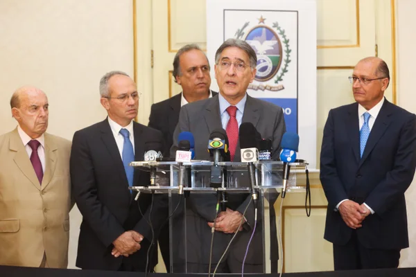 O governador Fernando Pimentel após o encontro dos governadores no Rio de Janeiro