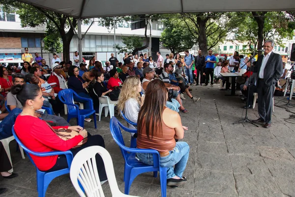 Para Nilmário Miranda, é preciso tratar as populações de rua como “caso de política pública”