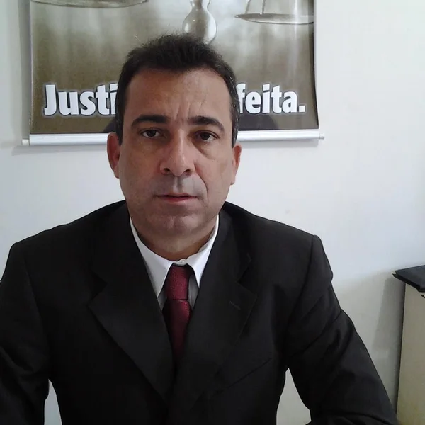 O chefe de Polícia Civil do 8º Departamento, Rômulo Quintino, destaca o uso de ferramentas como o WhatsApp
