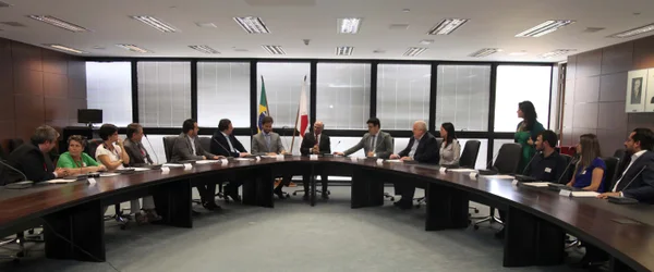 Problema do abastecimento de água foi o tema do debate com o consultor Albert Appleton