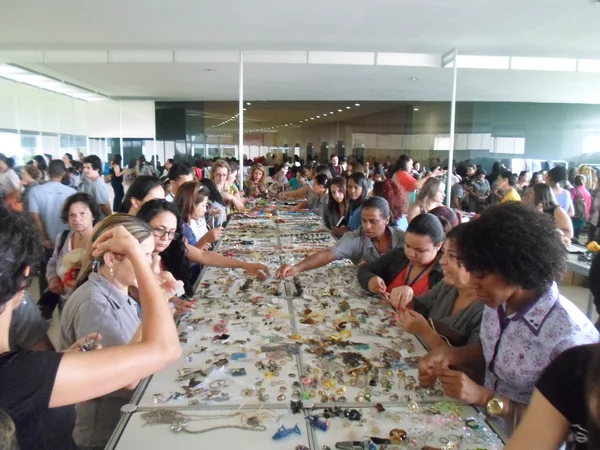 Feira de Trocas contou com mais de 6 mil itens e 500 pessoas