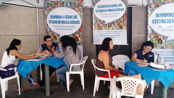 Equipe técnica se organizou no local para registrar reclamações, denúncias, sugestões e elogios da população sobre os serviços públicos estaduais